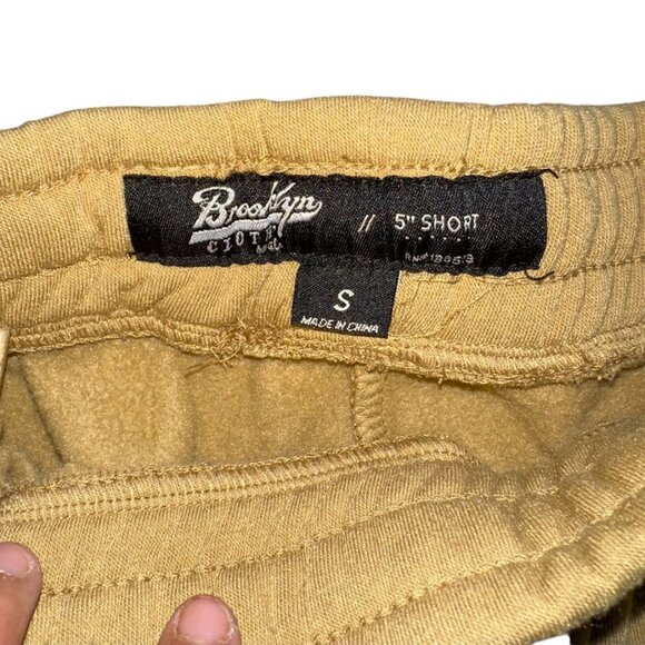 Men's Brooklyn Cloth Mustard Yellow Embroidered Shorts Size Small - Picture 3 of 3